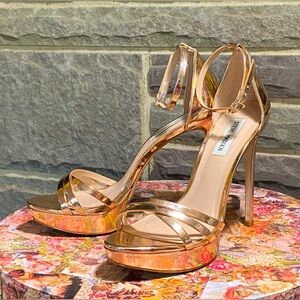 Fabulous Steve Madden strappy platform stiletto sandals,Rose Gold chrome, 8.5